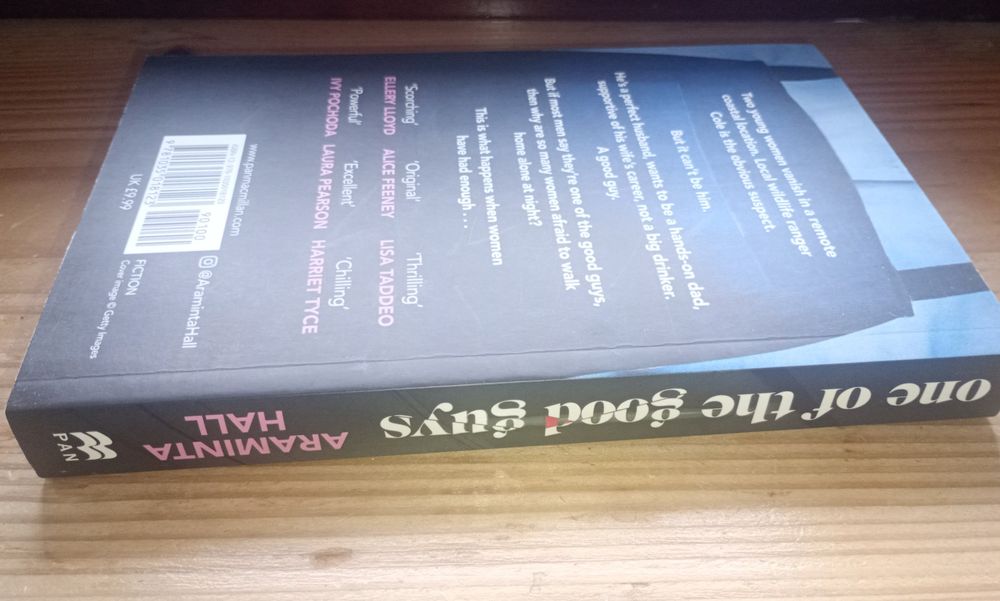 Książka One of the good guys. Stan idealny.