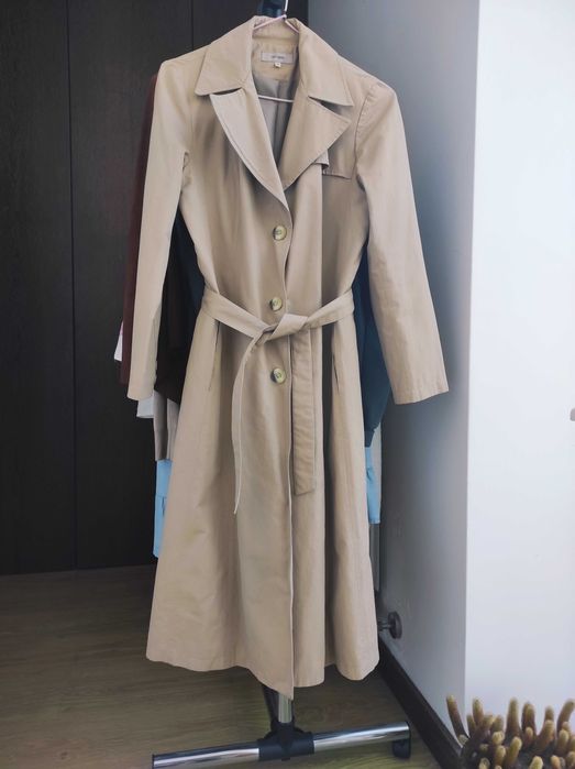 Gabardina bege com cinto