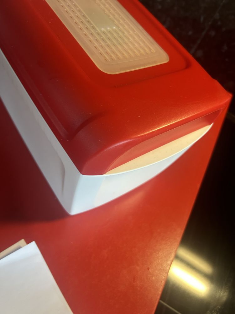 Caixa pao tostas  tuppereware