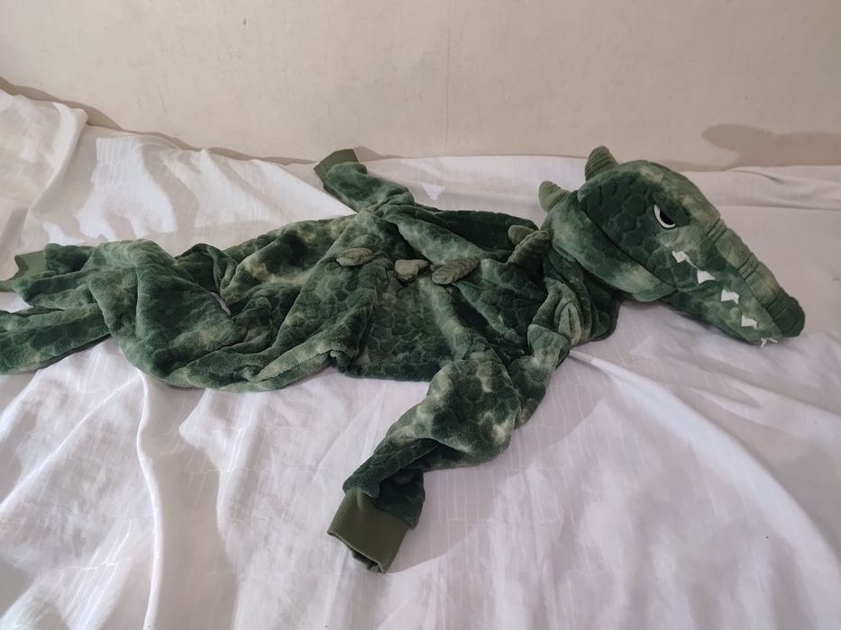 Piękny strój przebranie krokodyl aligator kombinezon roz 128 uniseks