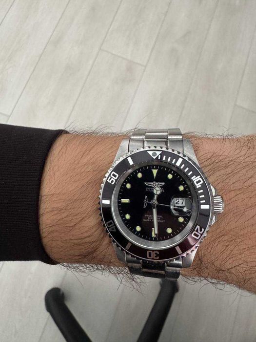 Invicta годинник