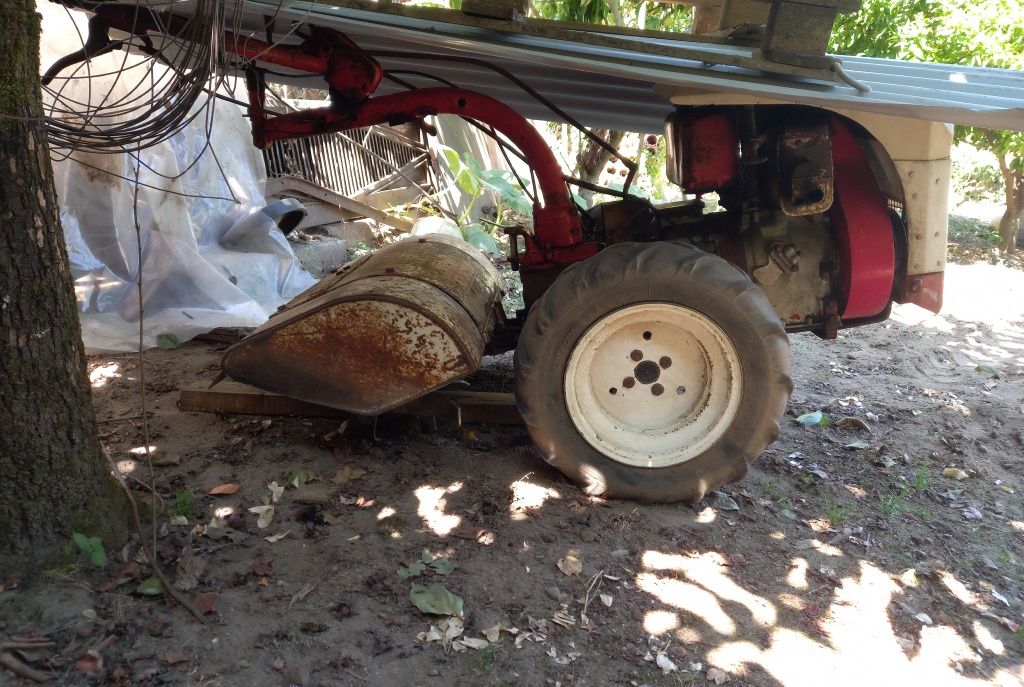 Motocultivador com frese de 80cm facas a 90% como novas