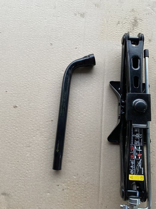 Домкрат volvo xc60 2017+,xc90 2015+,volvo v90 cross country