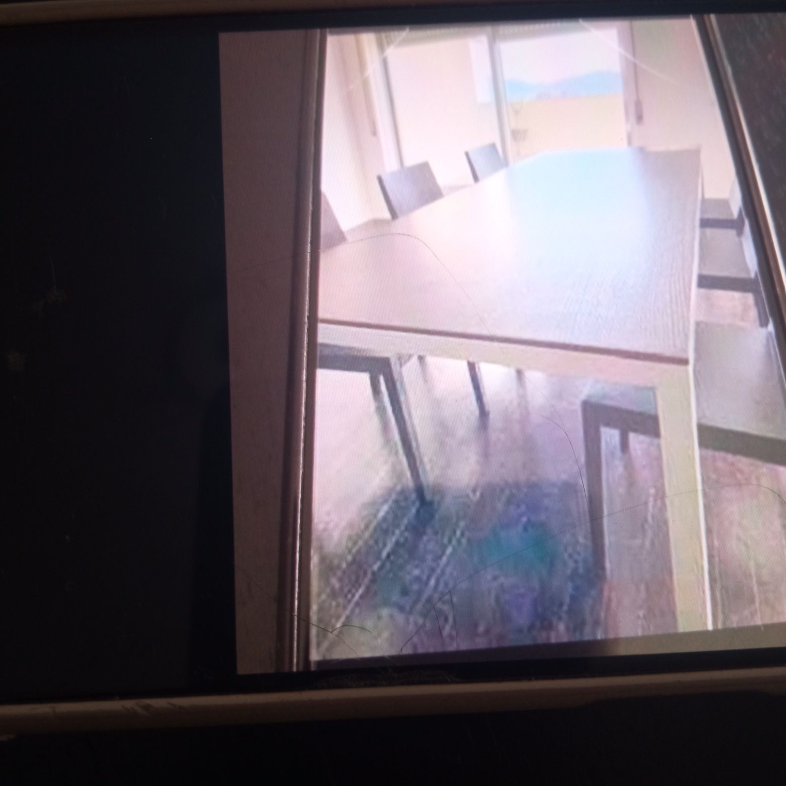 Vendo mesa e seis cadeiras. 250€