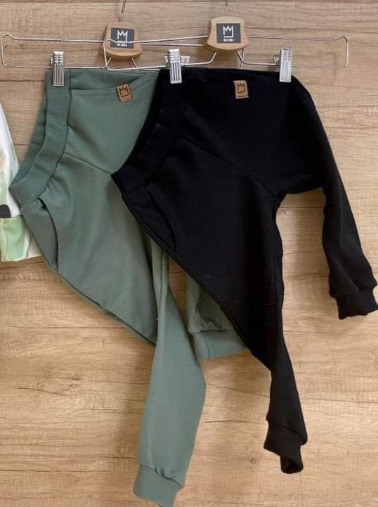 Spodnie MIMI zielone lub czarne 104, 128 dresowe basic lub bojowki
