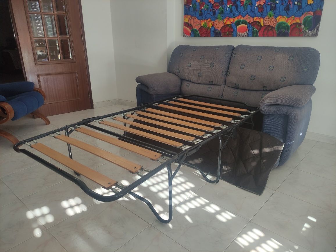 Sofá-cama em Azul