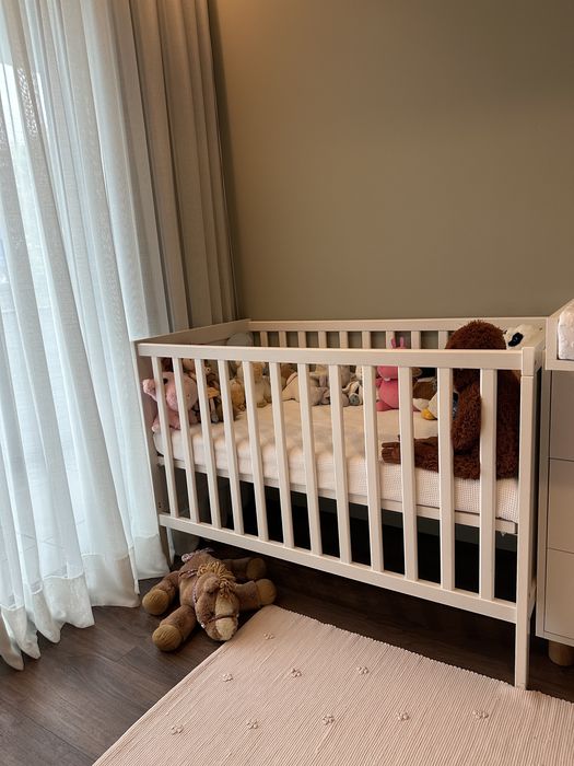 Berço branco - SUNDVIK + colchão