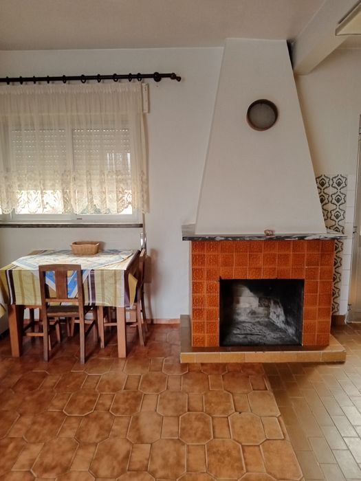 Arrendo casa  mobilada em Barreiros Leiria