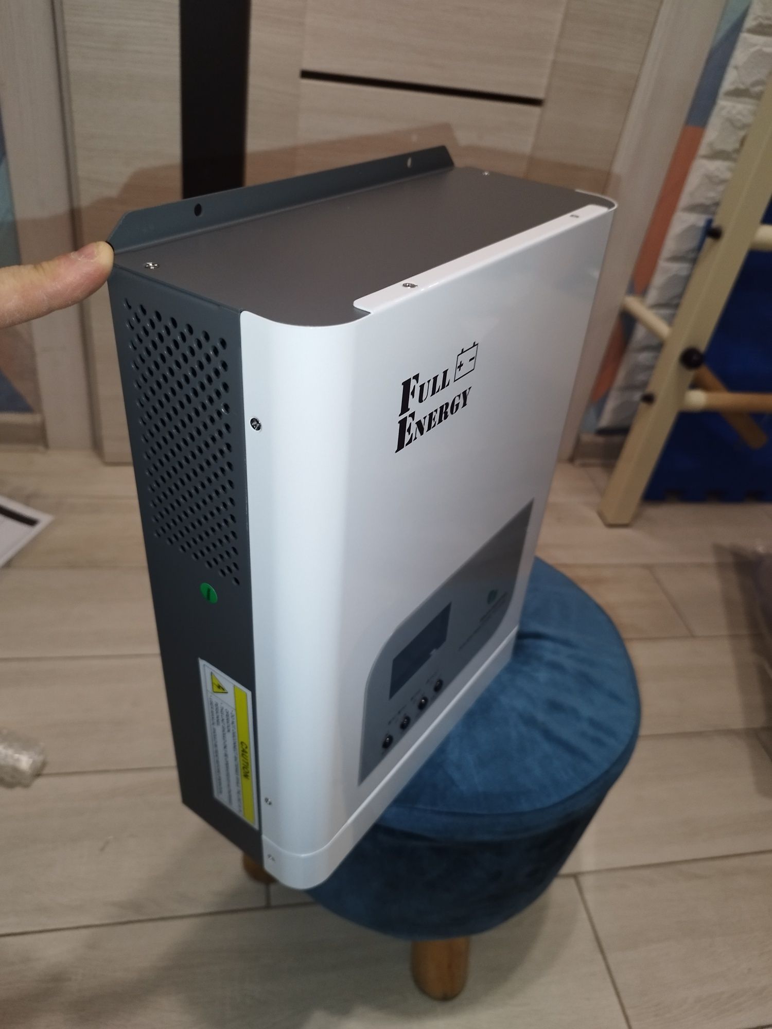 Безперебійник 12V 1000 VA, дуже якісний