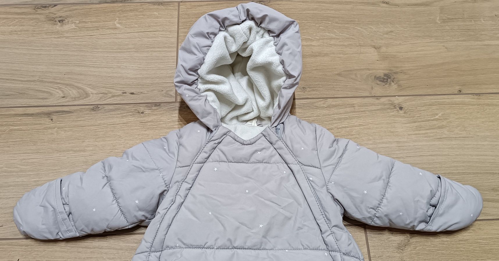 H&M 62/68 kombinezon śpiworek do wózka dla niemowlaka szary unisex 130