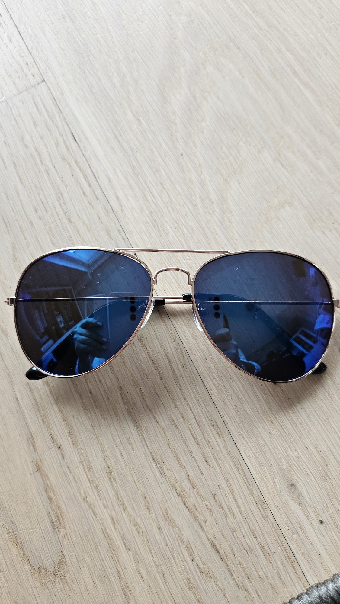 Nowe okulary przeciwsłoneczne typu aviatorki