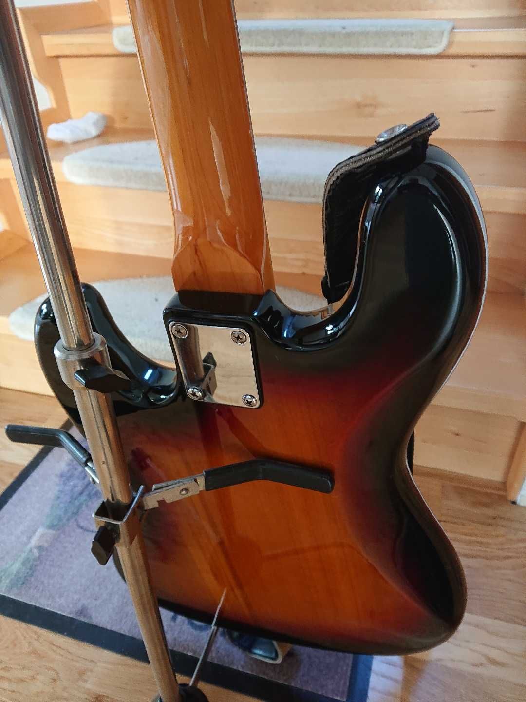 Gitara basowa Vester 1991rok z przystawkami Fender MiJ