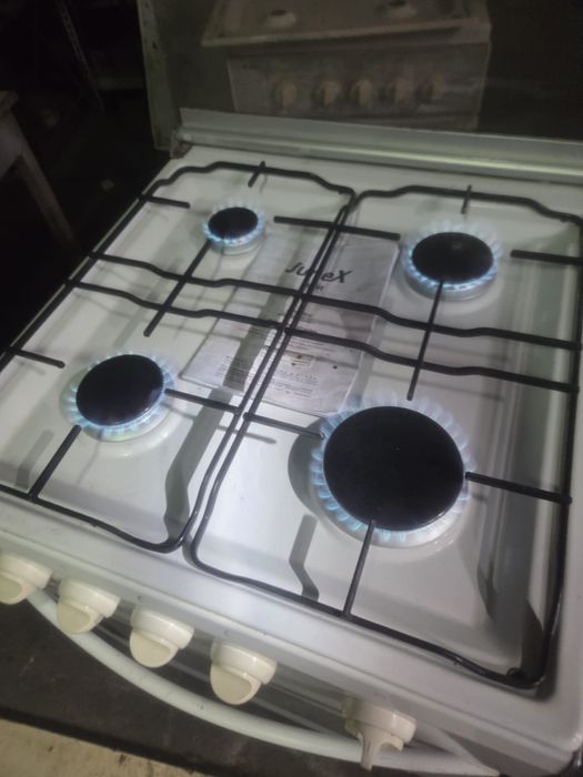 Fogão baixo de bancada junex em bom estado 95 euros.
Gas de botija 
4