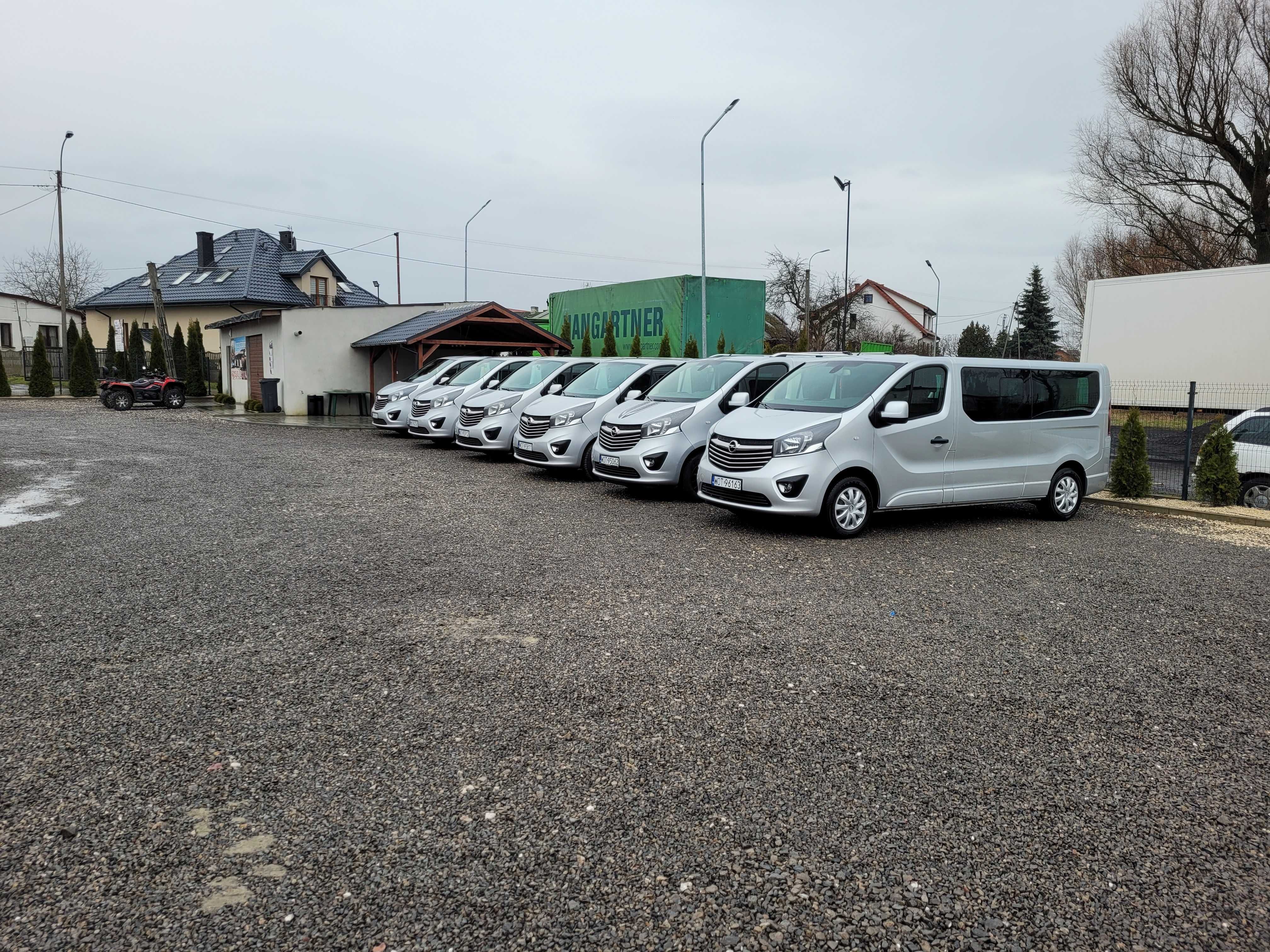 Wypożyczalnia wynajem busów 9-osobowych