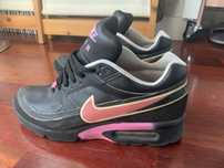 Tenis Nike Air Max Preto e Rosa