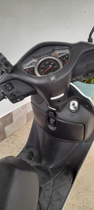 Honda lead 110cc negociável