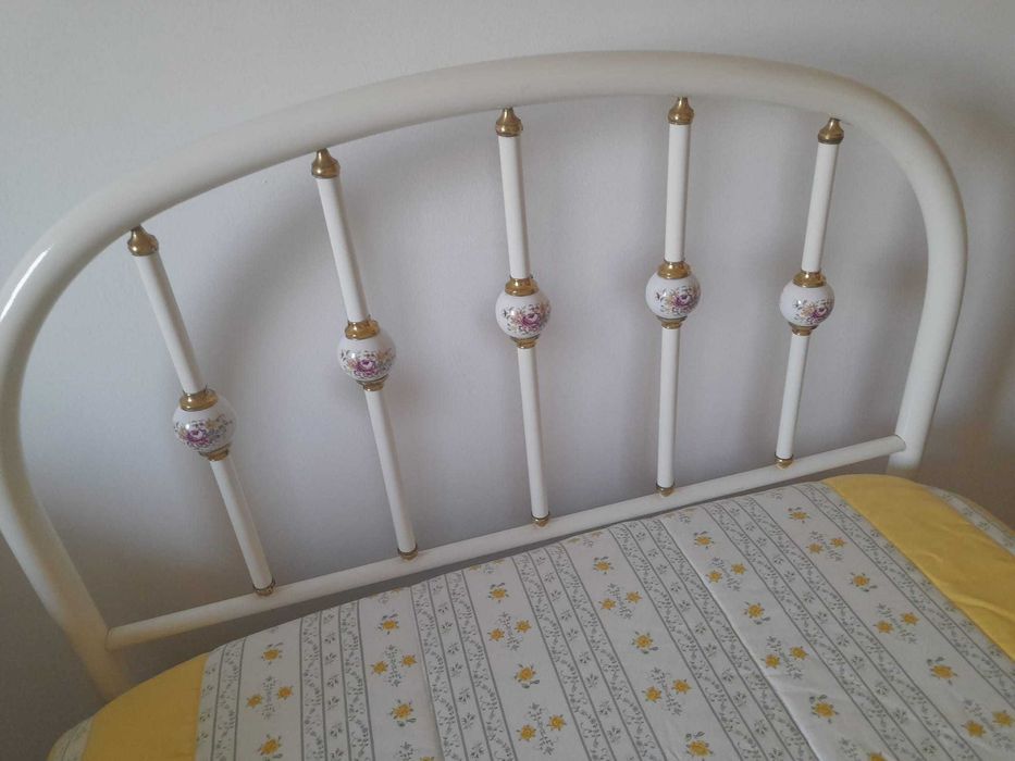 Cama de Ferro Branca