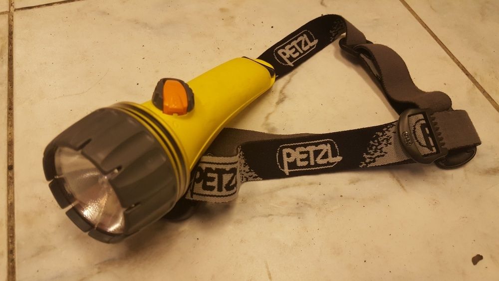 Продам туристический фонарь Petzel