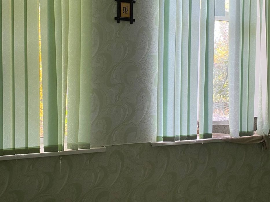 Продам нежитлову будівлю під бізнес у м. Новоукраїнка, 543 м² + підвал