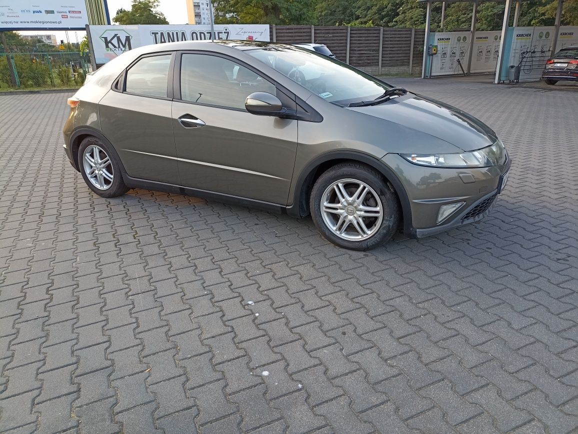 Honda Civic UFO  1,8 Executive 2008r.
