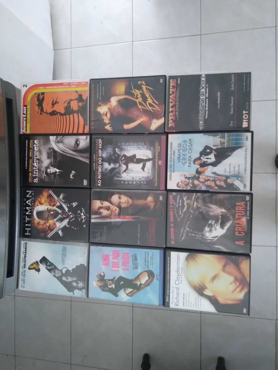 Filmes diversos em DVD.