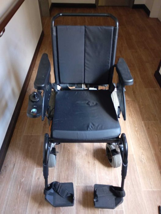 Cadeira de rodas elétrica