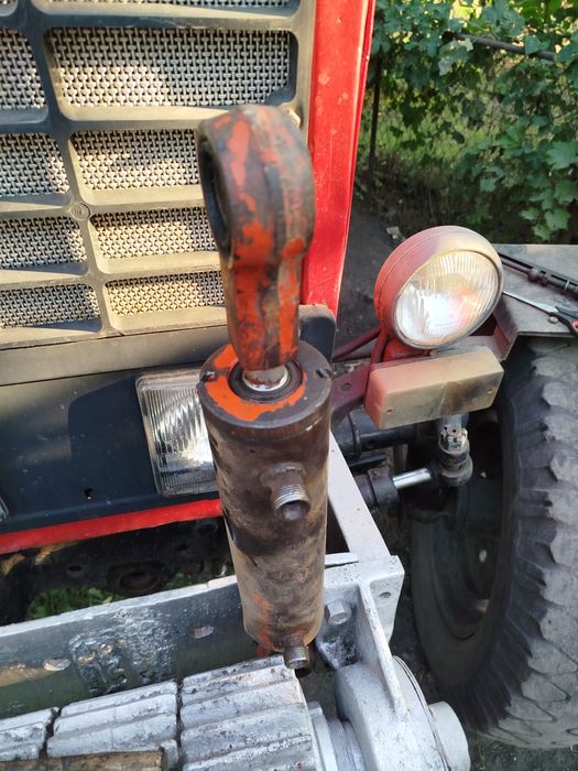 Продам цилиндр поворота колес комбайна трактор