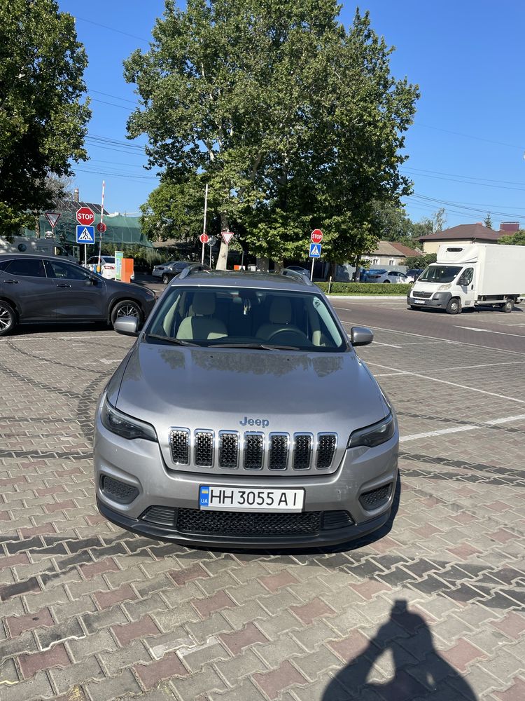 Jeep cherokee ……..