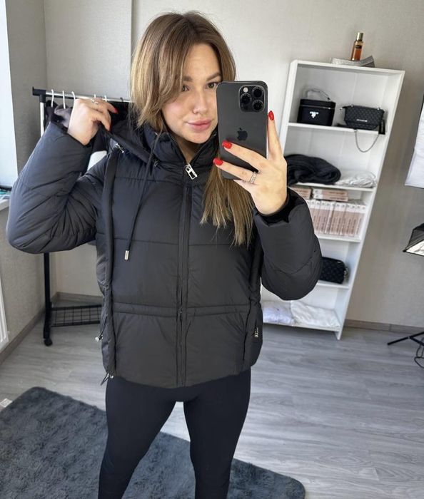 Куртка жіноча розмір М