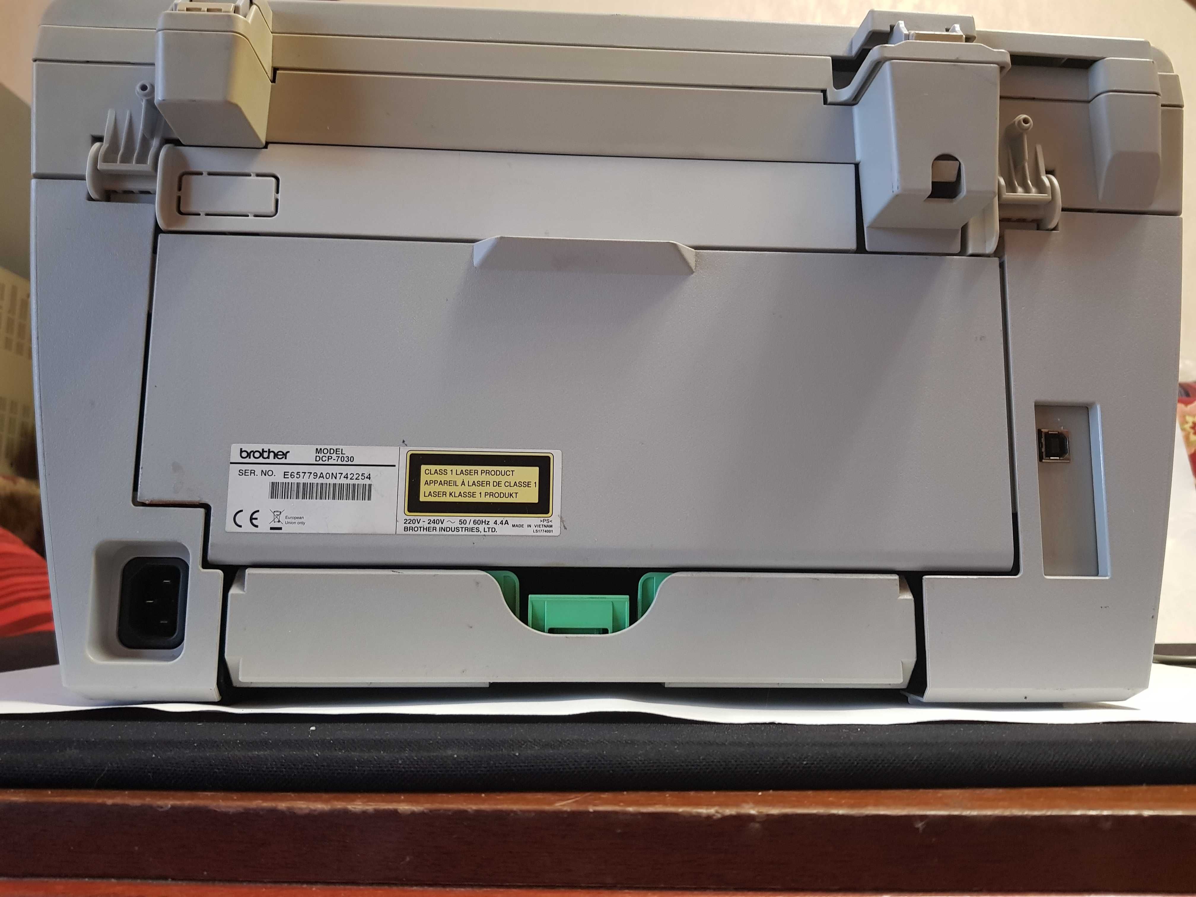 Принтер БФП лазерний Brother DCP-7030