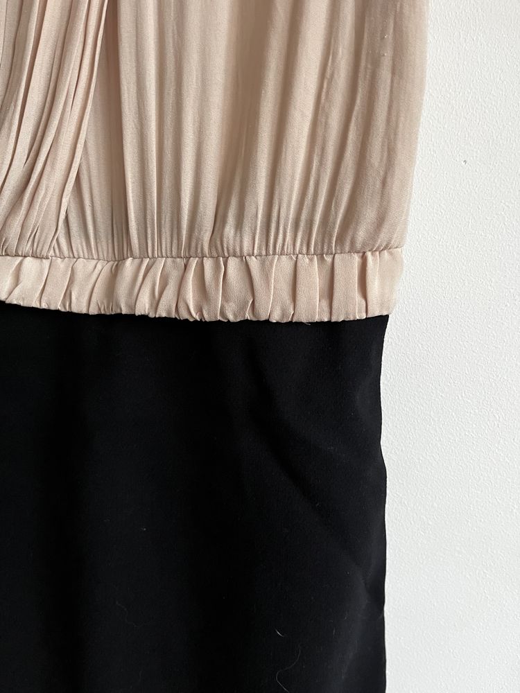 Sukienka (beżowa bluzka + czarna spódnica)