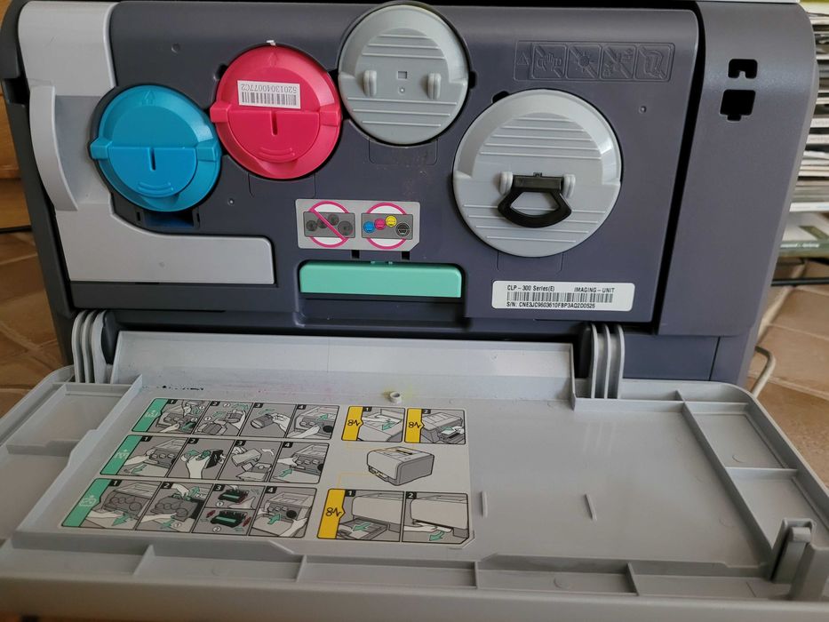 Drukarka kolorowa laserowa SAMSUNG CLP-300 + zapas tonerów