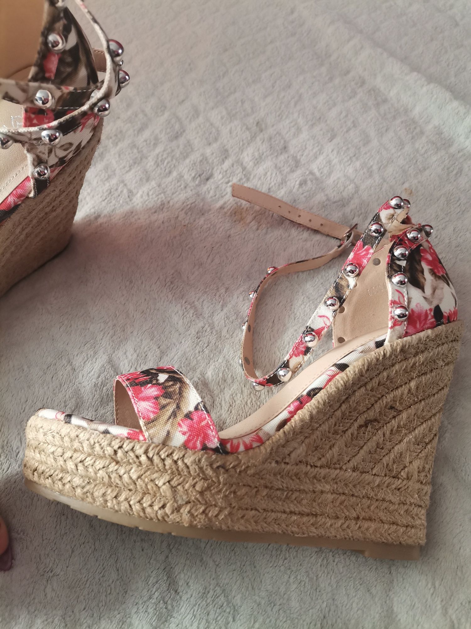 Espadryle na koturnie