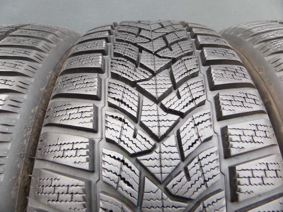 25. Opony zima 205/55/16