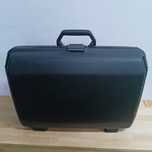 Walizka Samsonite - twarda.