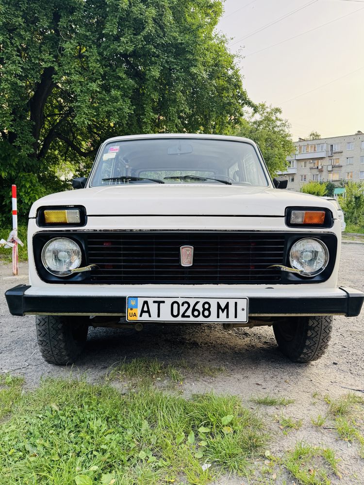 Продаю ВАЗ 2121 (нива) в оригіналі 1989 р., не фарбована.
