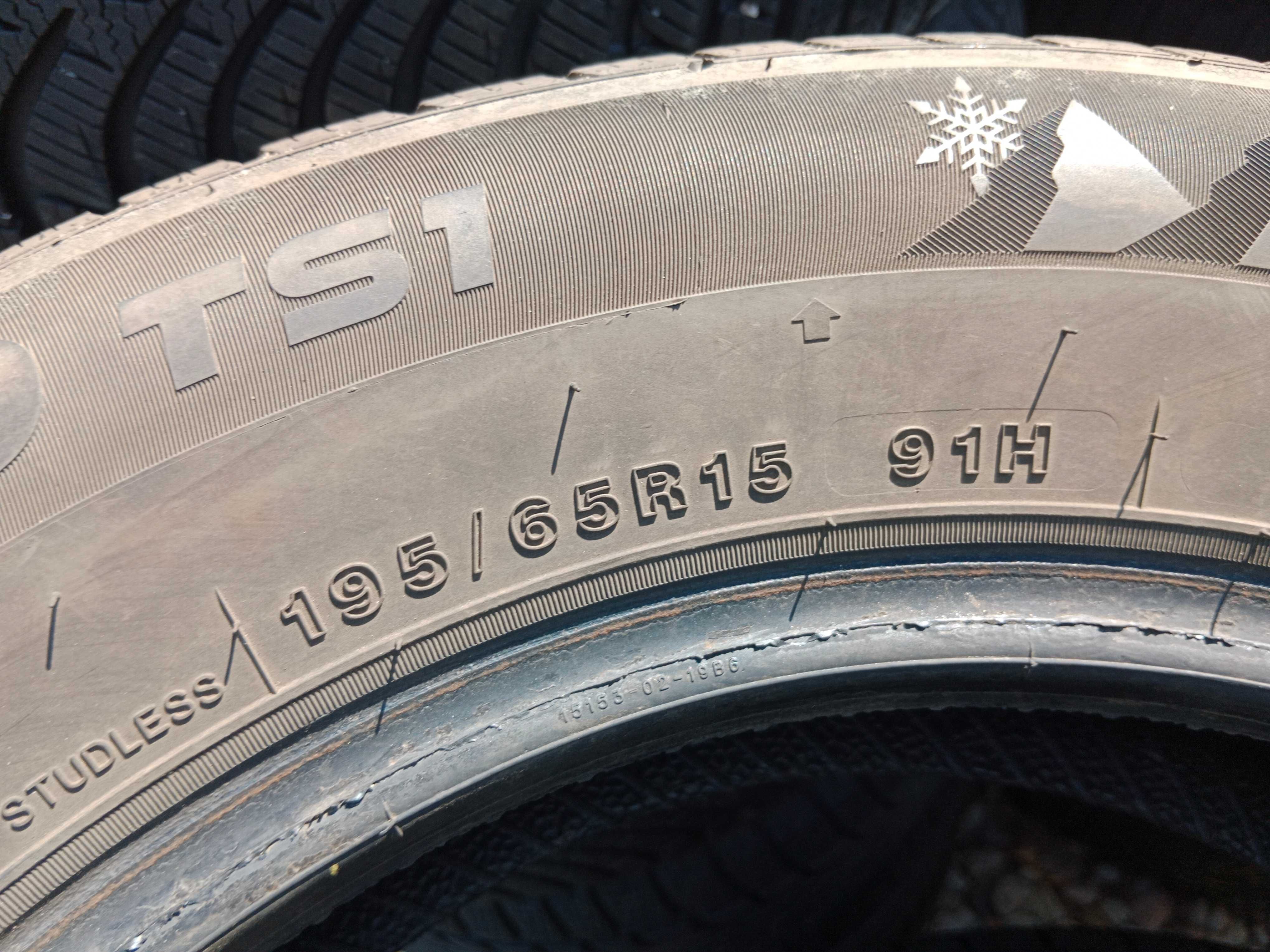 Opona używana 195/65R15 Tourador Winter Pro TS1 1szt.
