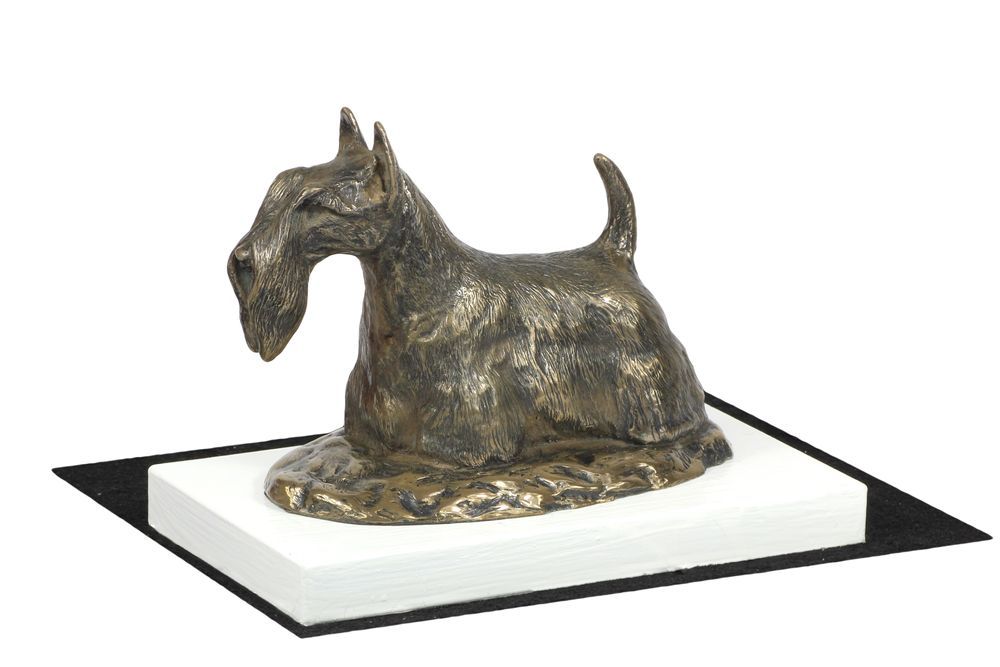 Terier szkocki statuetka na białym drewnie Art-Dog