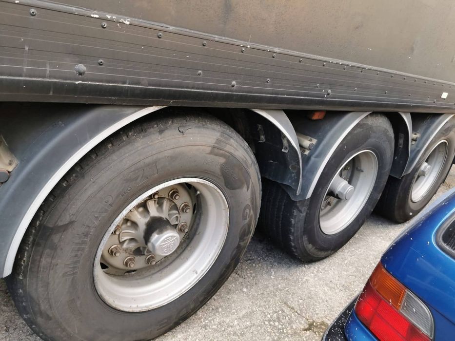 Semi- Reboque 3 eixos com plataforma