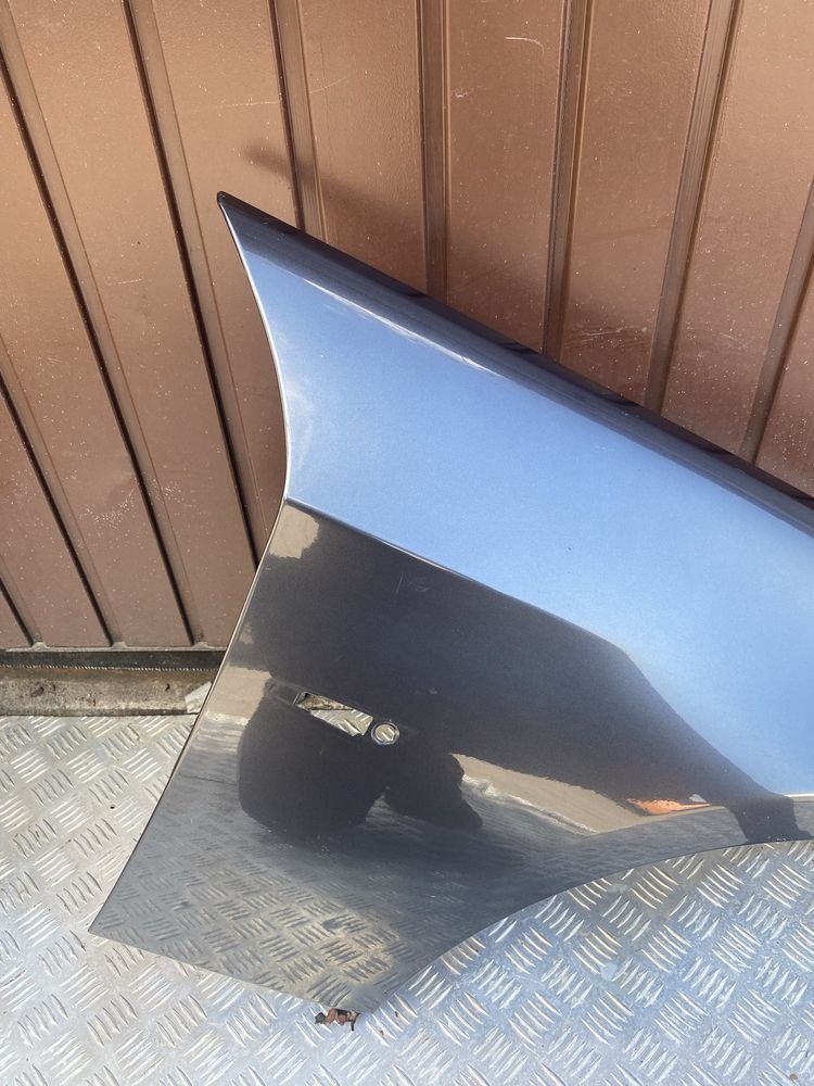 Błotnik prawy BMW E90 E91 Sparking grafite metalic