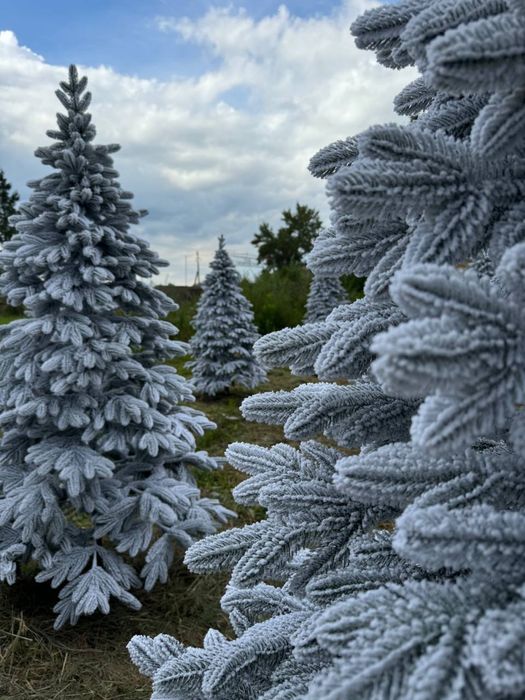 Штучні ялинки та сосни. Ялинка. Ель. Лита ялинка. Елка искусственная.