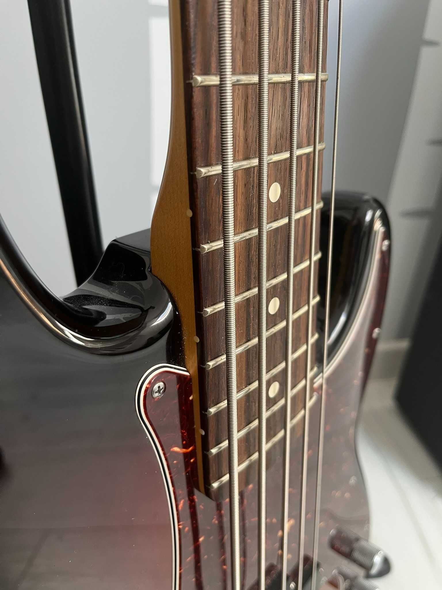 Gitara basowa Fender Precision American Standard 5