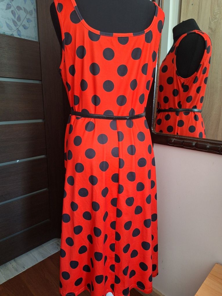 Nowa sukienka w grochy. XL