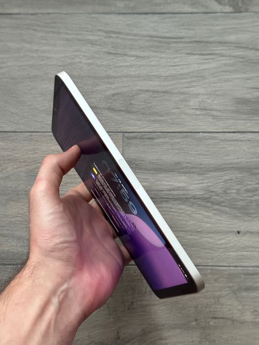 Продам iPad Mini 6 256GB Starlight