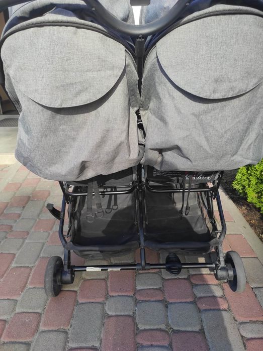Прогулянкова коляска для двійні Inglesina