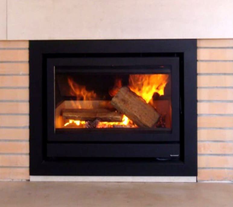 Recuperador de calor com ventilador e moldura.