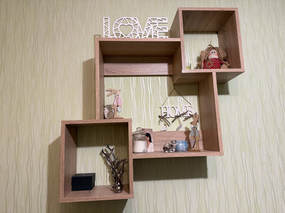 Продам настінну полицю