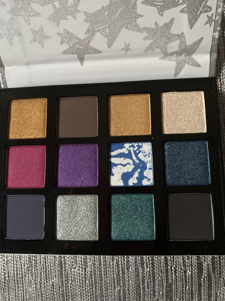 Paleta cieni do powiek od Avon