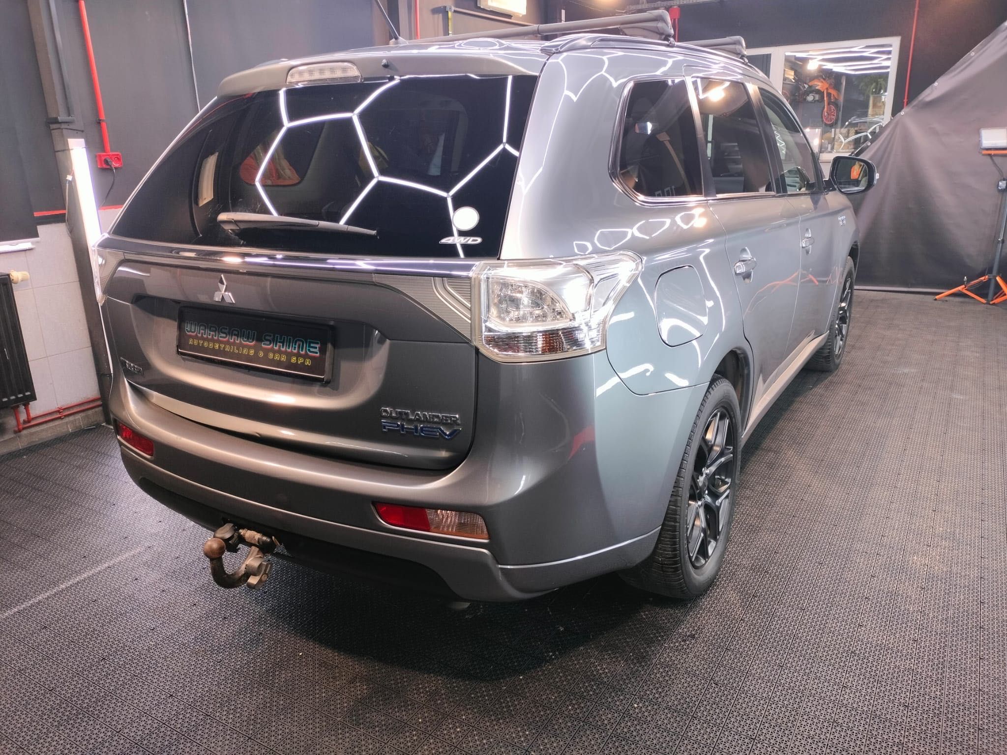 Mitsubishi Outlander PHEV 2014