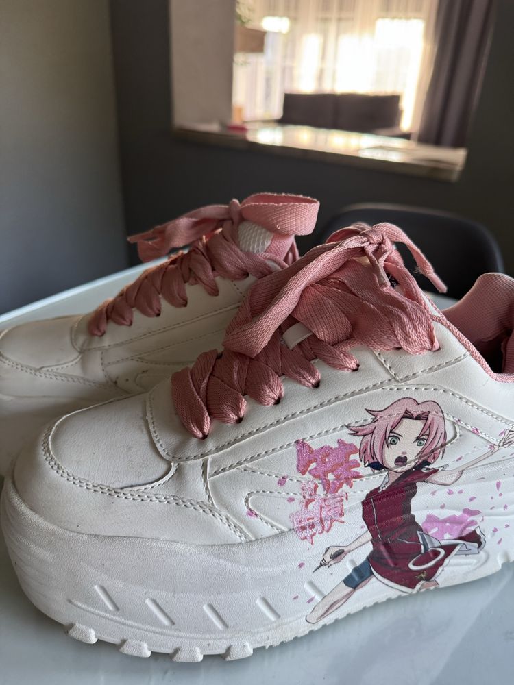 Buty na wysokiej platformie